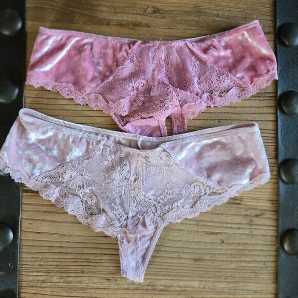Victoria's Secret Dream Angels Wide Side Velvet and Lace Pink Thongs sz M New - Picture 1 of 4